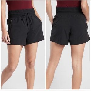 Athleta Camden Shorts Sz 6!